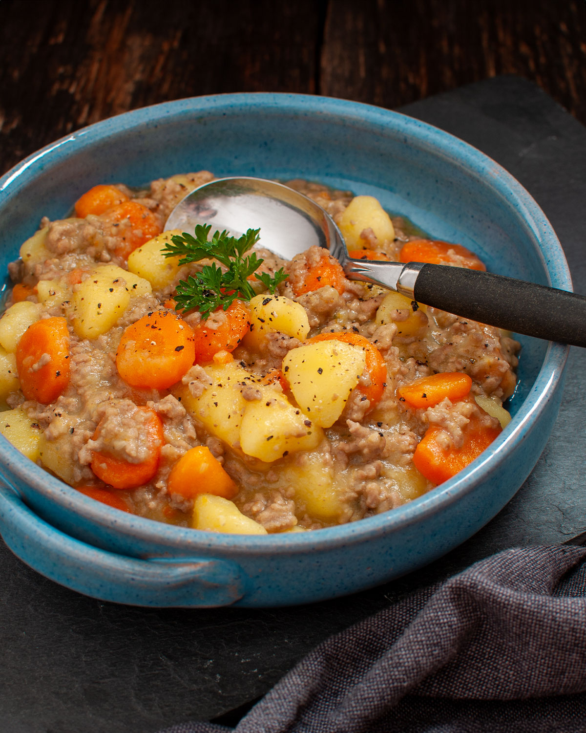 Kartoffel-Karotten-Eintopf mit Hackfleisch